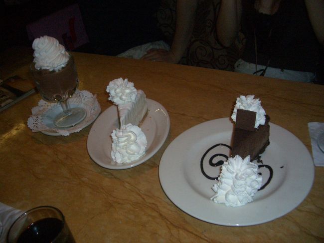 すべてアメリカンサイズ！<br /><br />お腹いっぱいなのに<br />食べてしまいました<br /><br />おいしかった