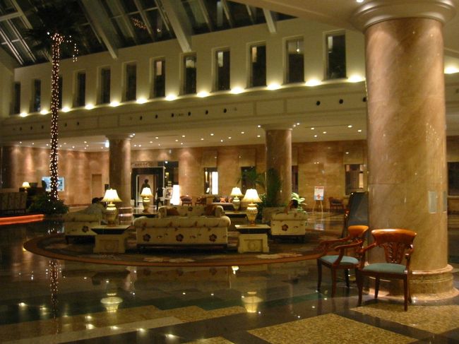ホテルのロビー。<br />結構広いけどほとんど人はいませんでした。