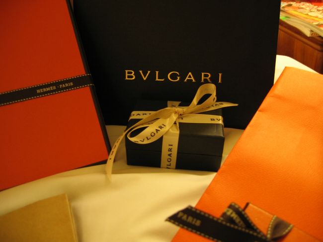 ブルガリのペンダントヘッド。<br />日本より２〜３割くらい安かった。<br />他ブランドよりもブルガリは日本との価格差大きかったです。