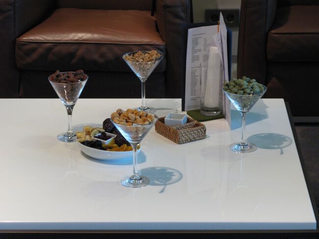 飲物のメニューと、<br />食事のメニューが置いてあります。