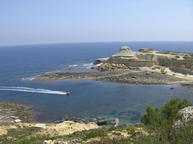 絵葉書のような美しい海岸線。視界良好。<br />