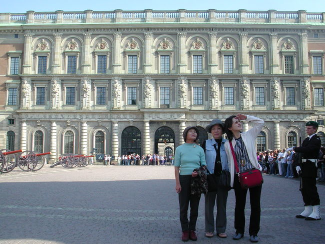 ストックホルム<br />王宮<br />でも、王室の方々はここには住んでいないそうです。