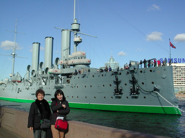 日露戦争時に日本海海戦にも参加したというオーロラ号。<br />この戦艦の号砲はロシア革命の合図となったらしい。