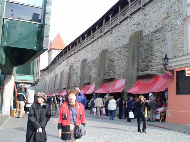 城壁に囲まれた街