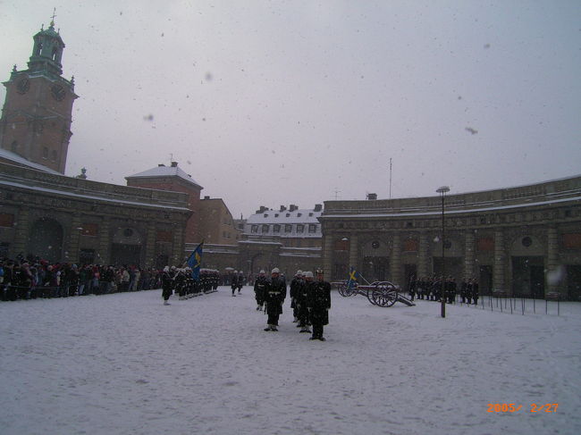 【海外9】2005.2ストックホルム,フィンランド旅行1-ガムラスタン,雪の衛兵交代式