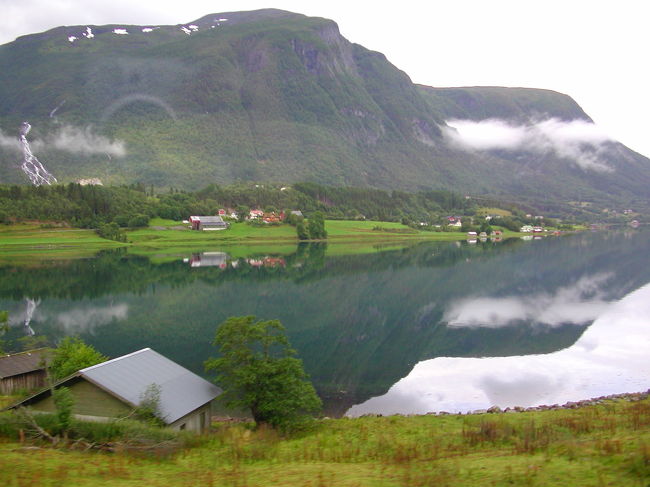 写真を拡大して見て下さい。<br />ため息が出ます。