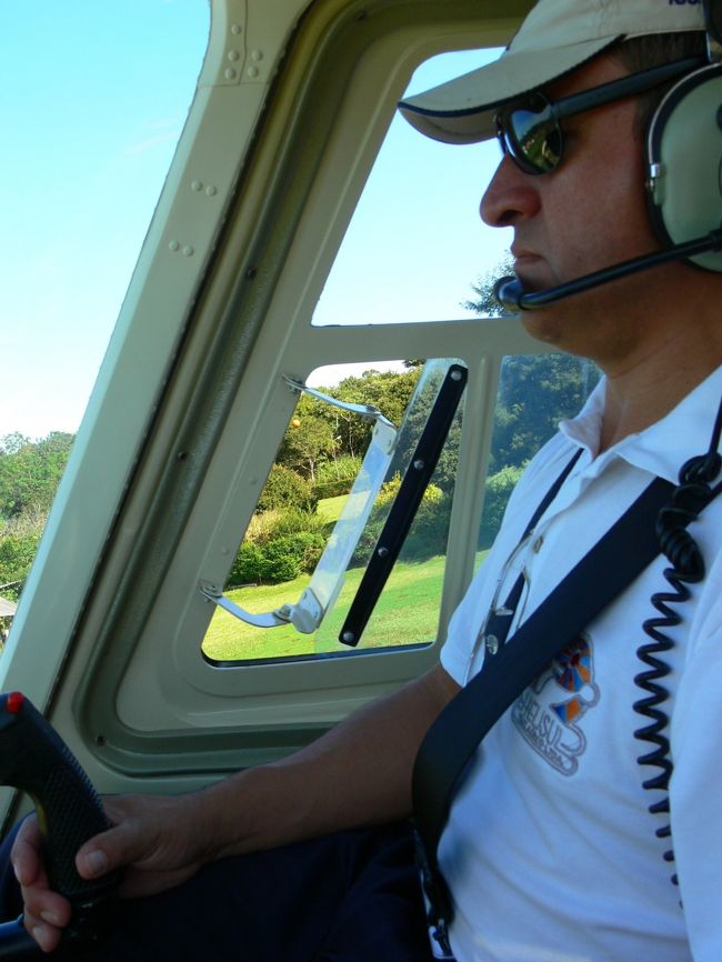 はい、ってことで、操縦席の横、助手席をGET!!