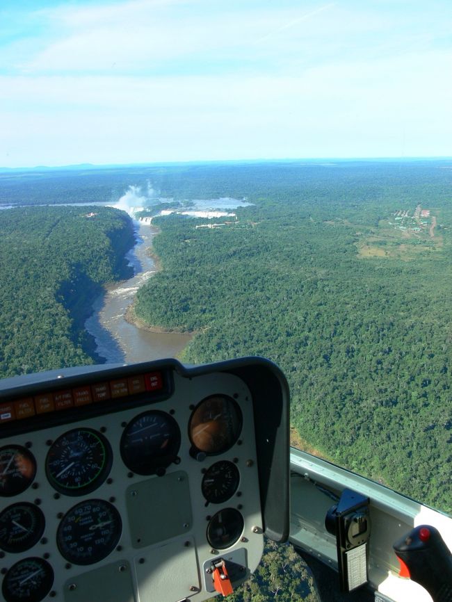 お、右前方に見えてまいりました！