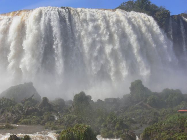 下から見ると飲み込まれそうだわ。。