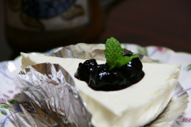 宿で頂いたチーズケーキ。<br />夕飯だけでお腹いっぱいだったけど、甘いものは別腹です（笑）<br />ペロリをたいらげちゃいました。<br /><br />☆３か目に続きます