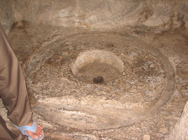 これは、シバ神。形がないらしい。