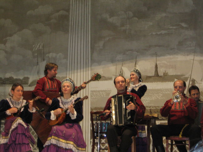 ニコライ宮殿での「民族舞踏鑑賞」