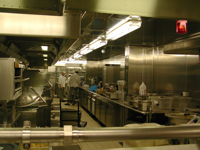 厨房見学もありました。