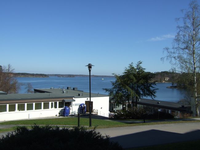 湖にも面しています。<br />左方向が、セントラルストックホルムです。