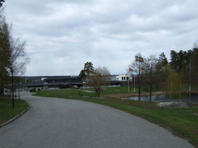 会議場が見えて来ました、<br />よかった！<br />どうやら無事到着しそうです。