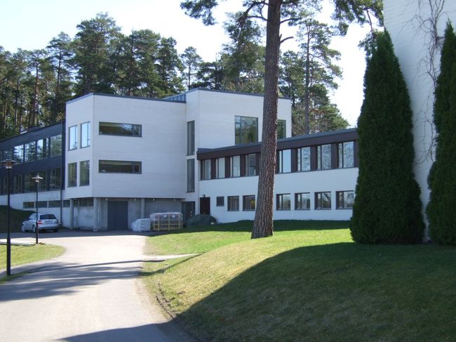 会議場に併設する宿泊施設です。<br />週末には、のんびりしたいスウェーデンの方で、<br />いっぱいだそう。<br /><br />