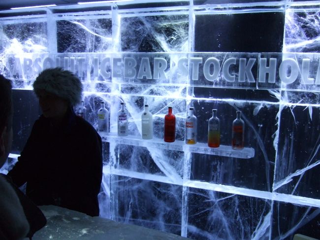 カウンターも氷です。<br />