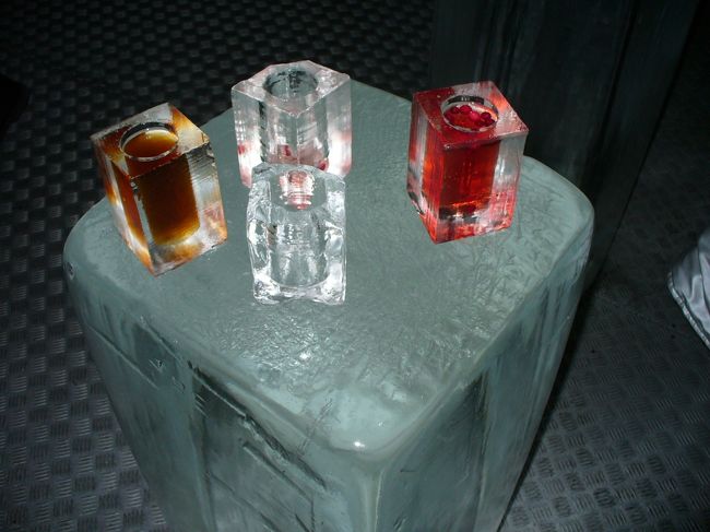 グラスも氷です