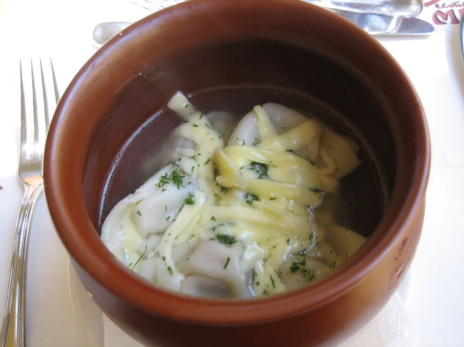 ペリメニ：<br /><br />シベリア風水餃子