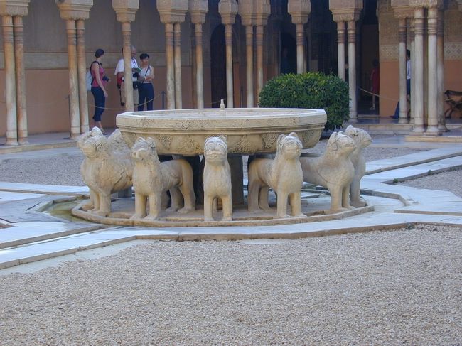 グラナダの王宮の中にあるライオンの庭です。