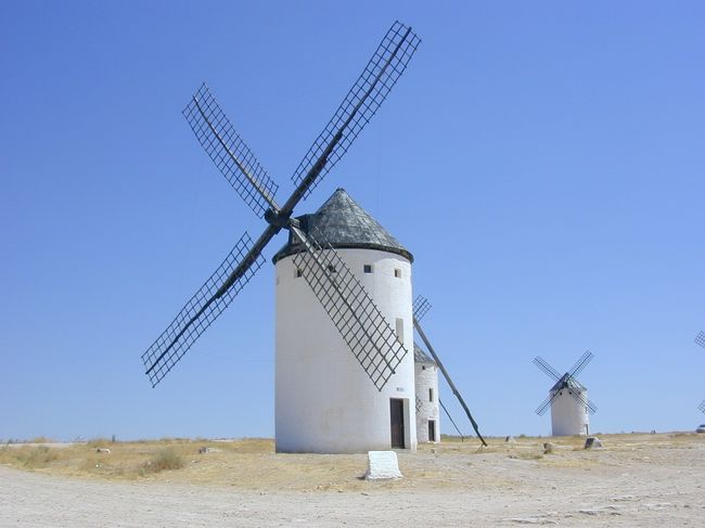 セルバンテスの小説「ドン・キホーテ」の舞台になった所です。