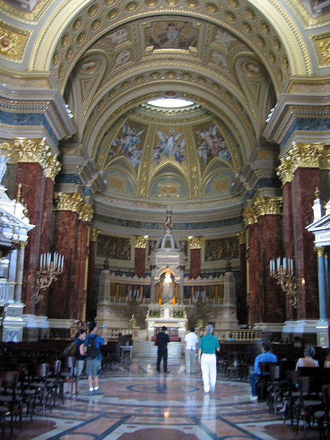 イシュトヴァーン大聖堂の主祭壇です。