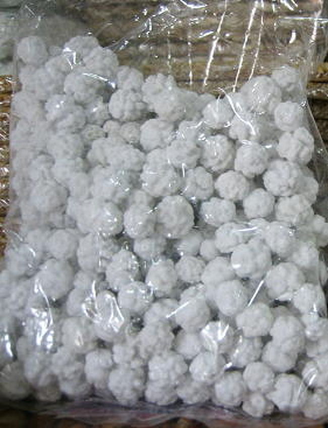 <br />シティ・ツアーの時に学生達に金平糖をあげたらパキスタンにも同じようなものがある、とのことでしたが、どうもこれのようです。