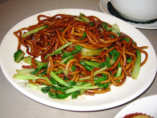 飲茶料理は食べるのが忙しく、写真での紹介が出来ませんでした。上海焼そばは、最後近くに戴きました。エビシュウマイなどが、殊更美味でした。