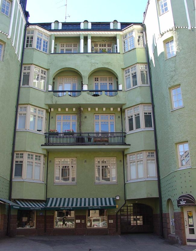 これも目に留まったので、撮っておきました。<br /><br />この写真を撮ったときはなんと夜の９：００ころ<br />です。<br />