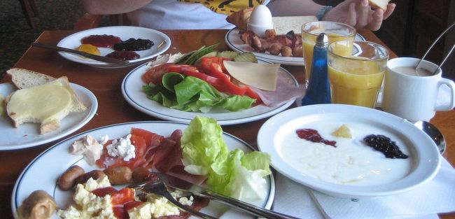 こちらはスカンディック・グランド・マリーナの朝食。<br /><br />北欧の朝食ではお約束の、ボリュームたっぷりバイキングです。