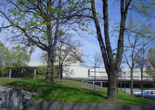 やはり緑と湖の国フィランドらしく、こちらも緑と湖の近くにあるオリンピックスタジアムへ立ち寄りました。