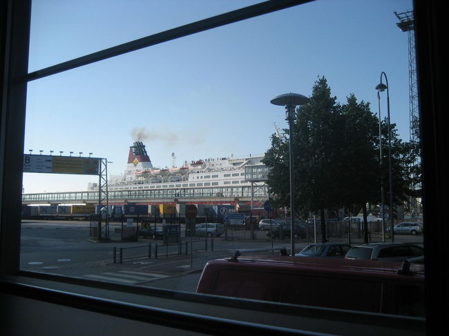 スカンディック・グランドマリーナの食堂からの風景。海に面しているだけあって気持ちがいいです。