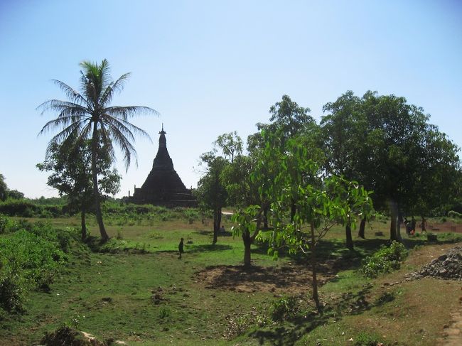 ガイドブックに載っていないパゴダがあったり