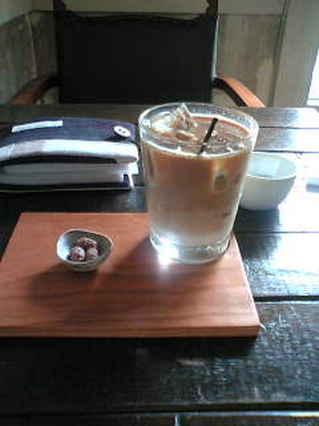 栄？大須？に戻り『ｓｏｒａ　ｃａｆｅ』で休憩。<br />神社の裏手にあり、２階は屋根裏っぽい雰囲気。<br />空いていればすごくすごく落ち着くお店だと思うのですが、<br />人気店みたいなので、他のお客さんの声が気になりました。<br />