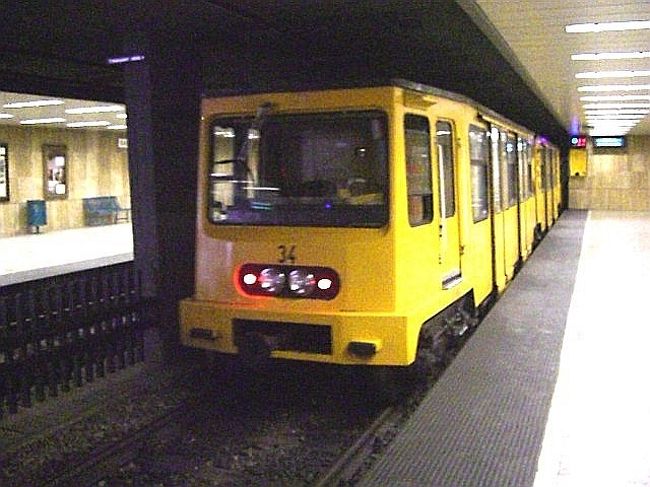 世界でロンドンに次いで２番目に古いブダペストのM1