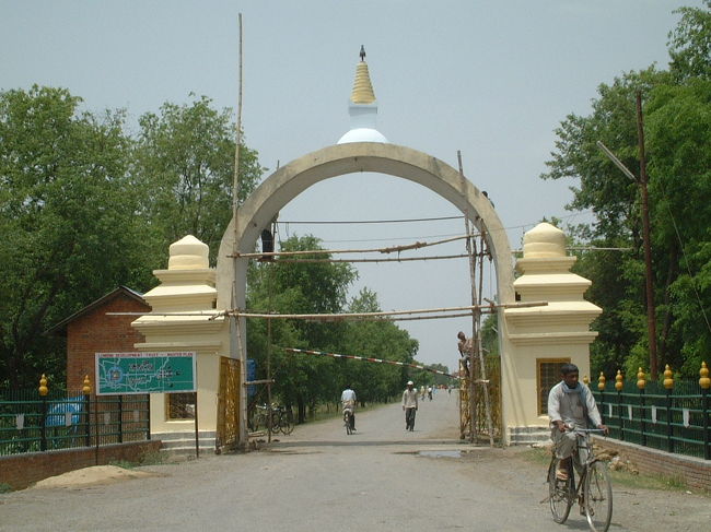 ルンビニの入口のゲートです。