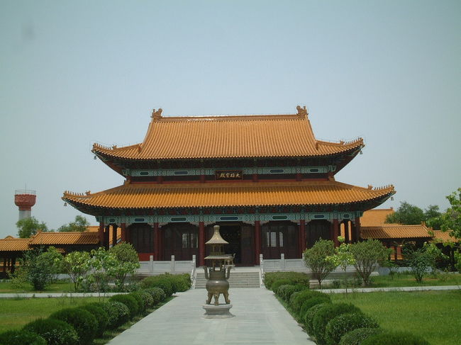 こちらは中国寺。ほかにもベトナムや日本もありましたが、日本寺は改装中でした。