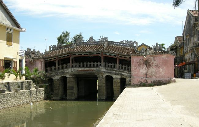 こちらが日本人が造ったと言う来遠橋(日本橋)小さな橋です。<br />