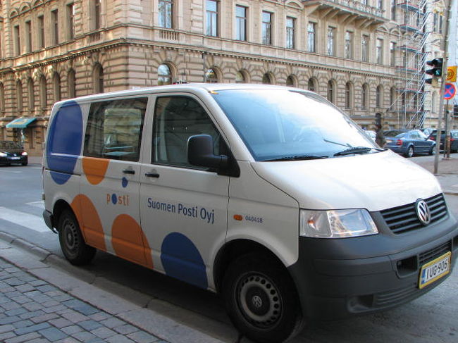 今日の目的、ヴィーッキ教会への行き方が分からなかったのでインフォに向かう。<br />最後の散策にホテルを出発すると、滞在中何度も目に飛び込んできた郵便局の車が停まっていた。<br /><br />