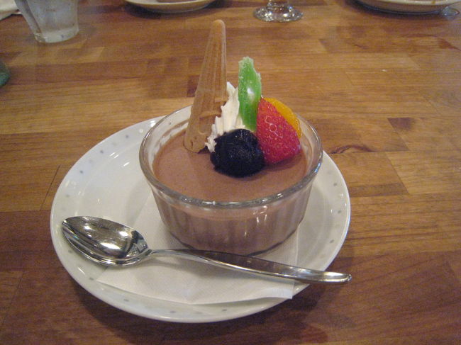 セットメニュー・ランチ（平日のみで1,600円）でしたが、こんなデザートもついていました。