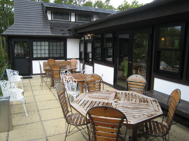 ジョイヤミーヤは、皇太子ご一家がおしのびで来店されるという話を聞いていますが、だいぶ前から有名でとても混むお店です。<br />今日は、平日でしかも11:30頃だったのでスムースに入店できました。<br />夏は、こんなオープンエアの席もあります。