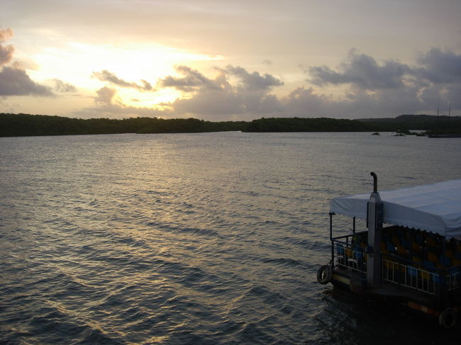 Balsas from Porto Seguro to Arraial d'Ajuda<br />１時間に２本程度の連絡線でポートセグロからアハイアルダジュダへ移動。20分くらいで到着。