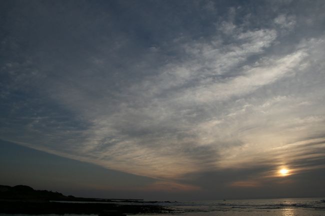 前日の朝焼けに比べると、この日の空はちょっとがっかりかな。