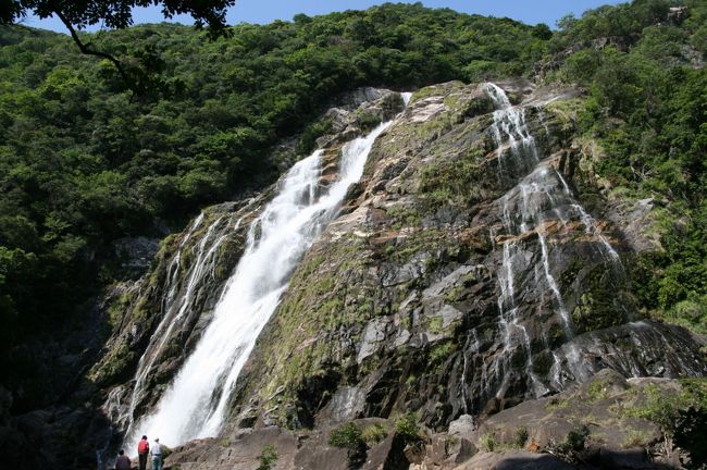 大川の滝は迫力満点でした。<br />