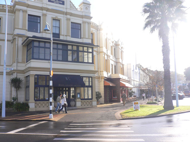 『Esplanade Hotel』<br />オシャレなホテルがあるのだ。<br />決めたのだ。<br />最後の日なので、このホテルで朝食をとるのだ。