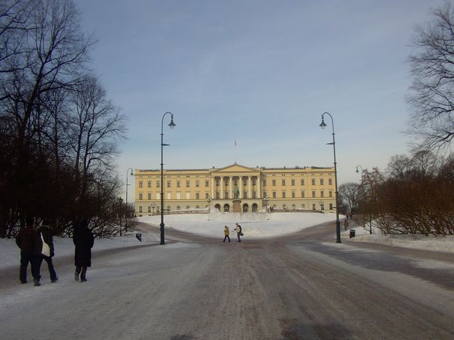 王宮です。ノルウェー国王はここにお住まいになられているそうです。