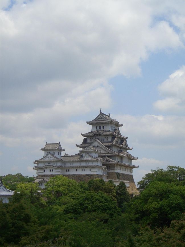 のんびり2時間以上姫路城を見学。<br /><br />江戸時代初期に造営された<br />最も完成された城郭建築<br /><br />さすが国宝！素晴らしかったです