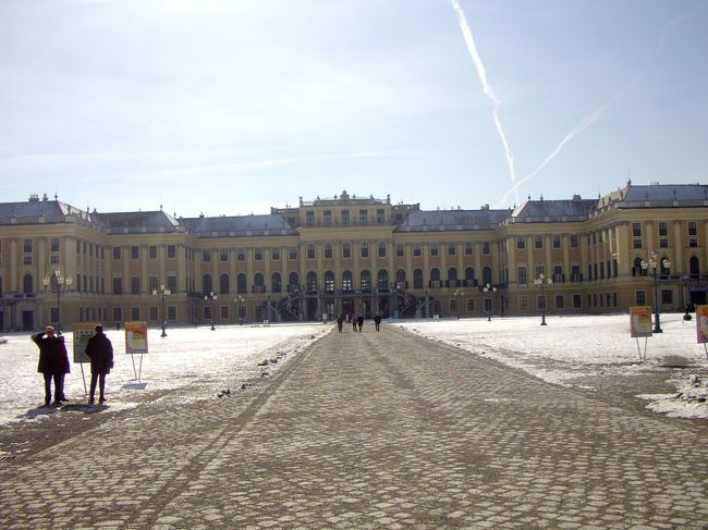 Ｕバーンを使って、シェーンブルン宮殿を訪れました。