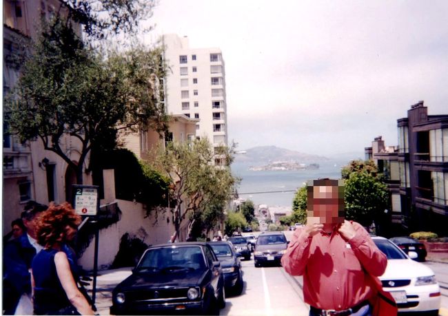 ③遠く後ろには映画「ザ・ロック」で有名な<br /><br />　「アルカトラズ島」が見えてます。<br /><br />　当然行きましたよ。