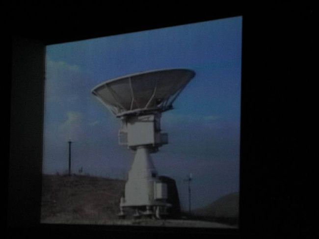 イメージ映像でしょうか、このアンテナで光明星との通信をしていたらしい。